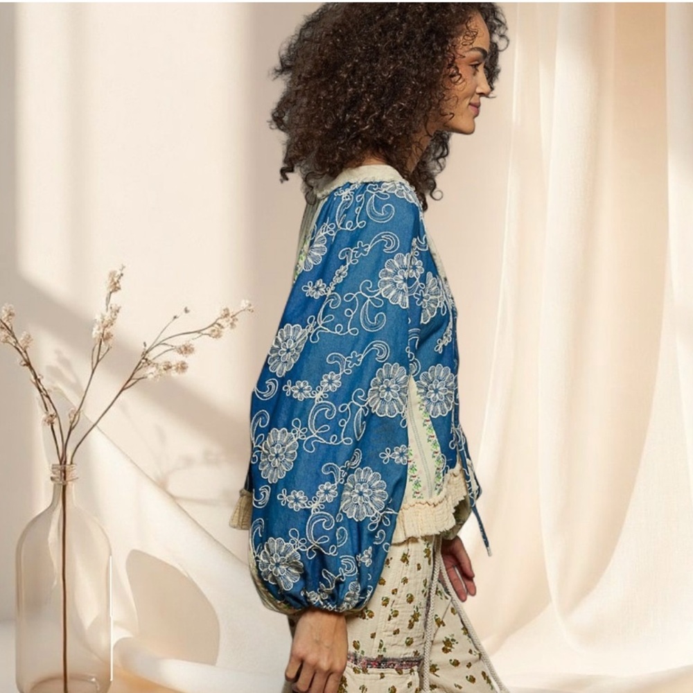 LAST ONE POL Denim & Cream Woven Floral Boho Top with Ruffle Hem - Picture 5 of 8
